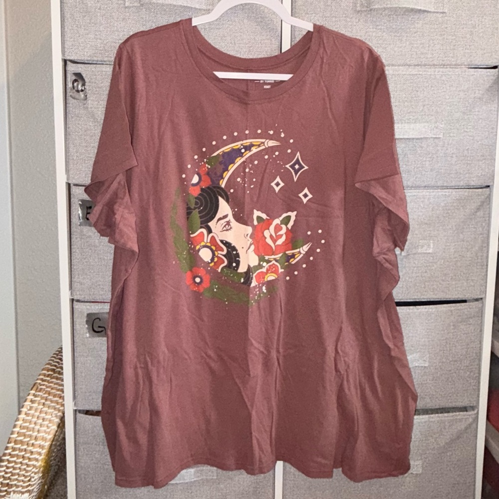 Torrid size 4 Heritage graphic tee NWOT
